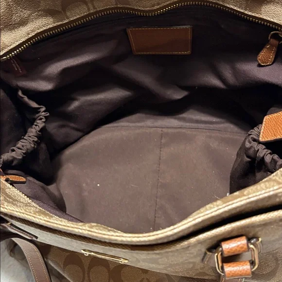 Coach Tan Signature Tote/ Diaper Bag/Lots of Storage 👜 - Picture 8 of 8